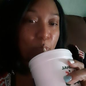 Meet your Posher, Dlise